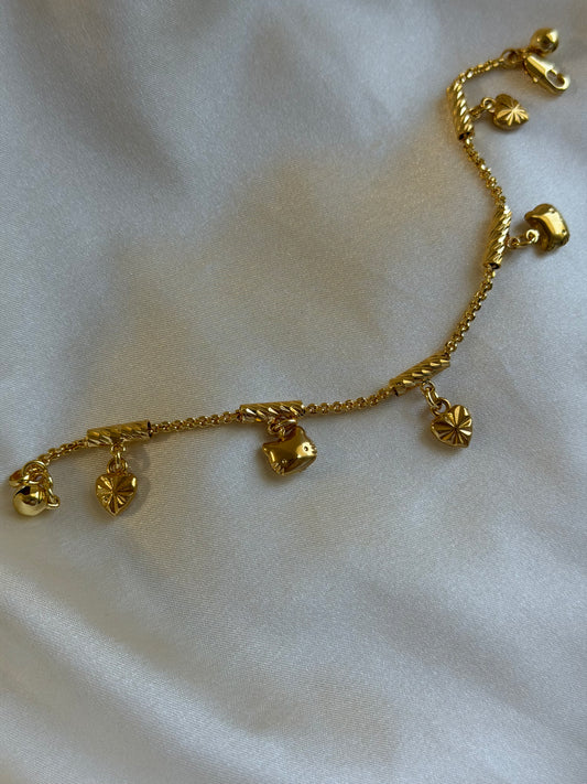 Hello Kitty Link & Heart Bracelet