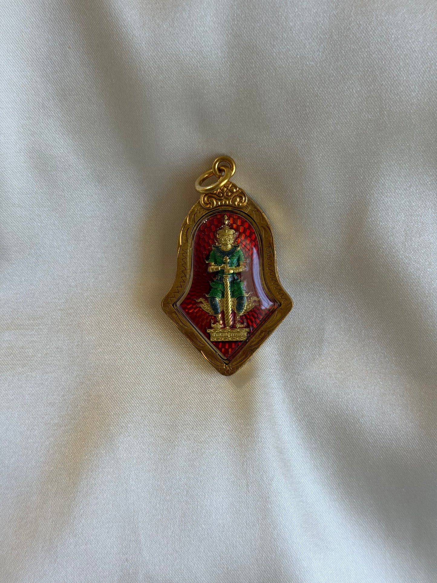 Yeak Pendant