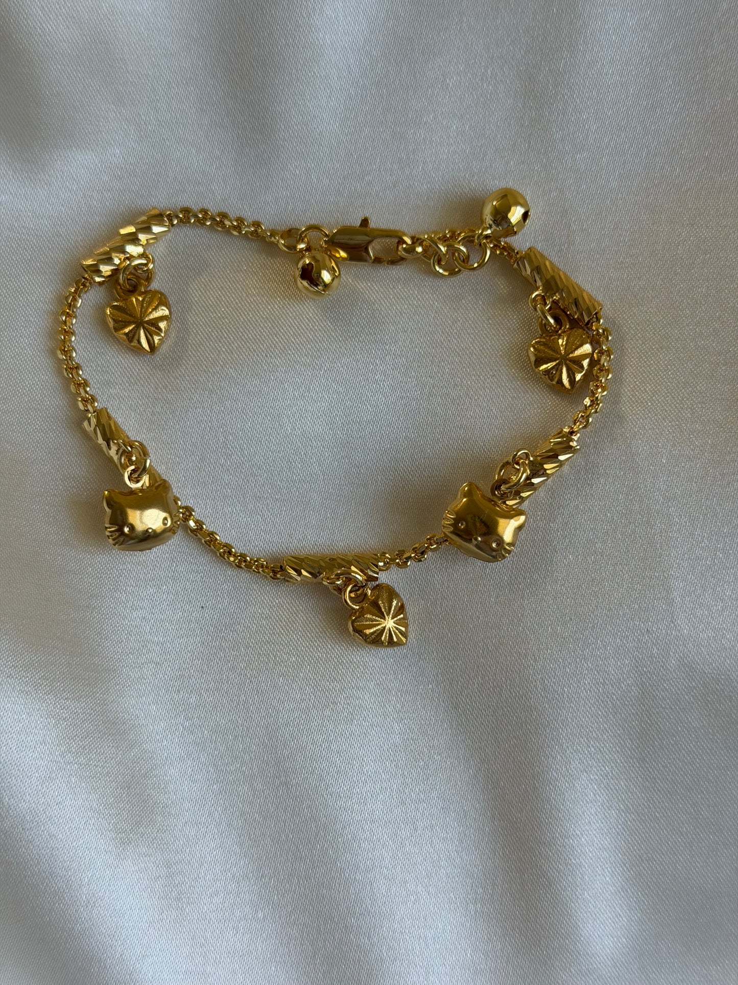 Hello Kitty Link & Heart Bracelet