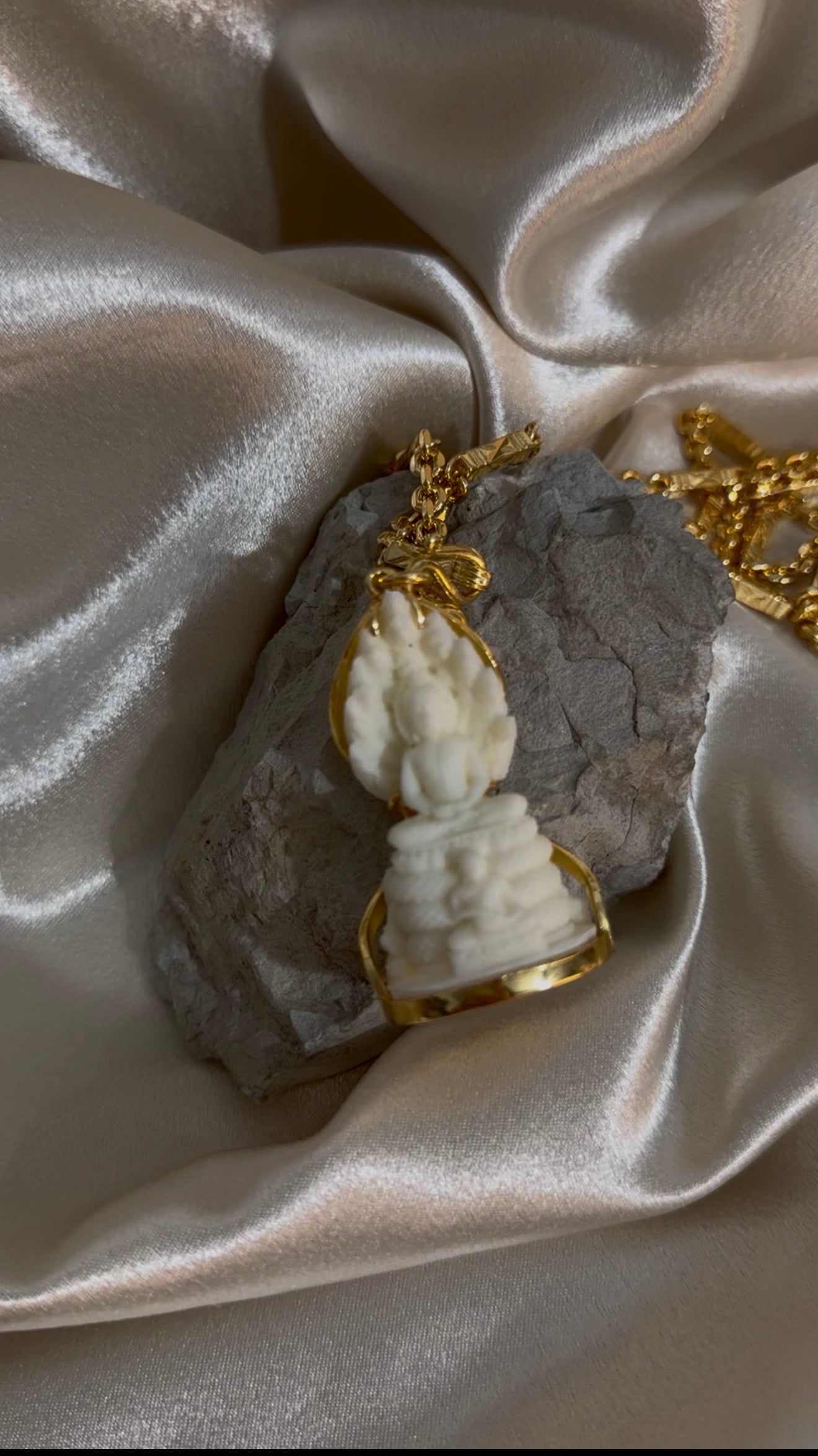 Nak Pendant